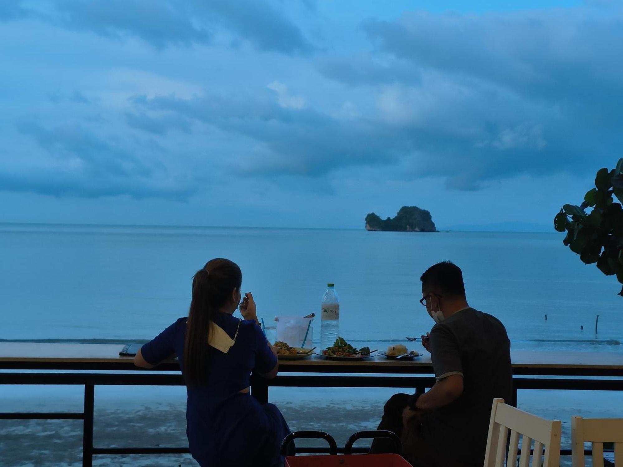 Nangkam Boutique Donsak Hotel Ban Pheng Krong Bilik gambar