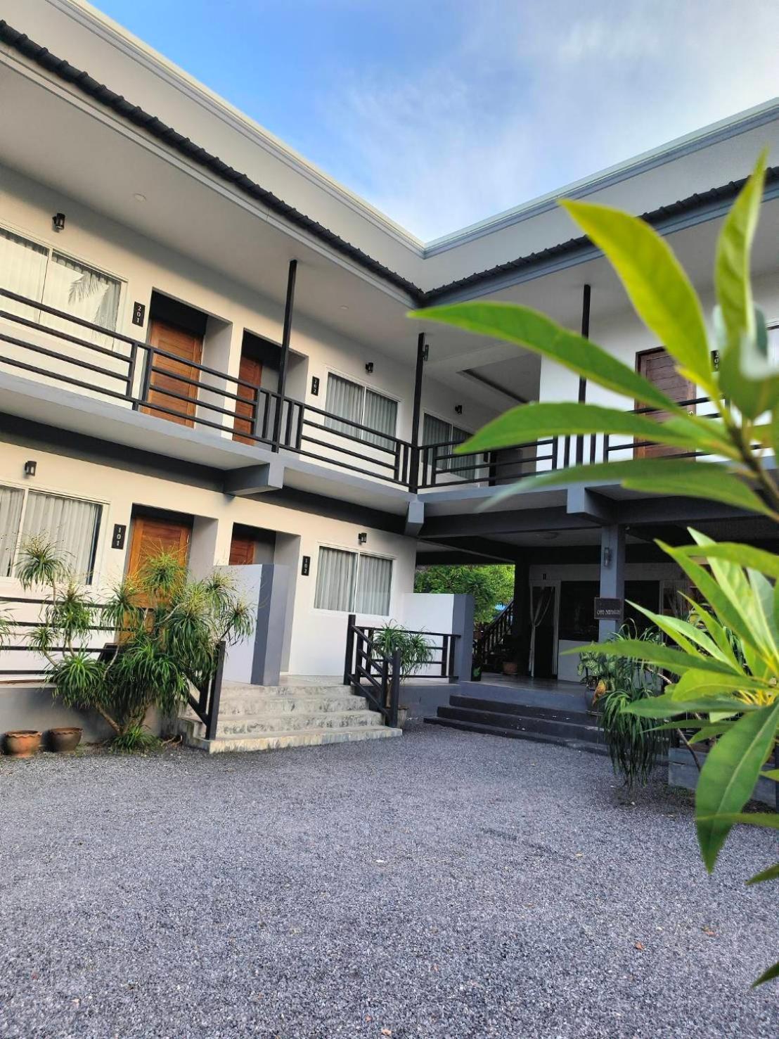 Nangkam Boutique Donsak Hotel Ban Pheng Krong Luaran gambar